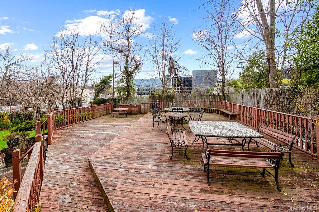 #12 photo, 11 Valley View Road, Great Neck , NY 11021