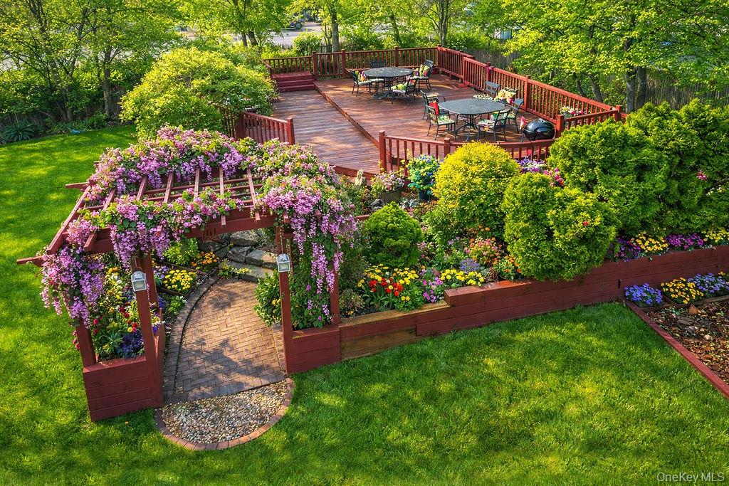 #13 photo, 11 Valley View Road, Great Neck , NY 11021