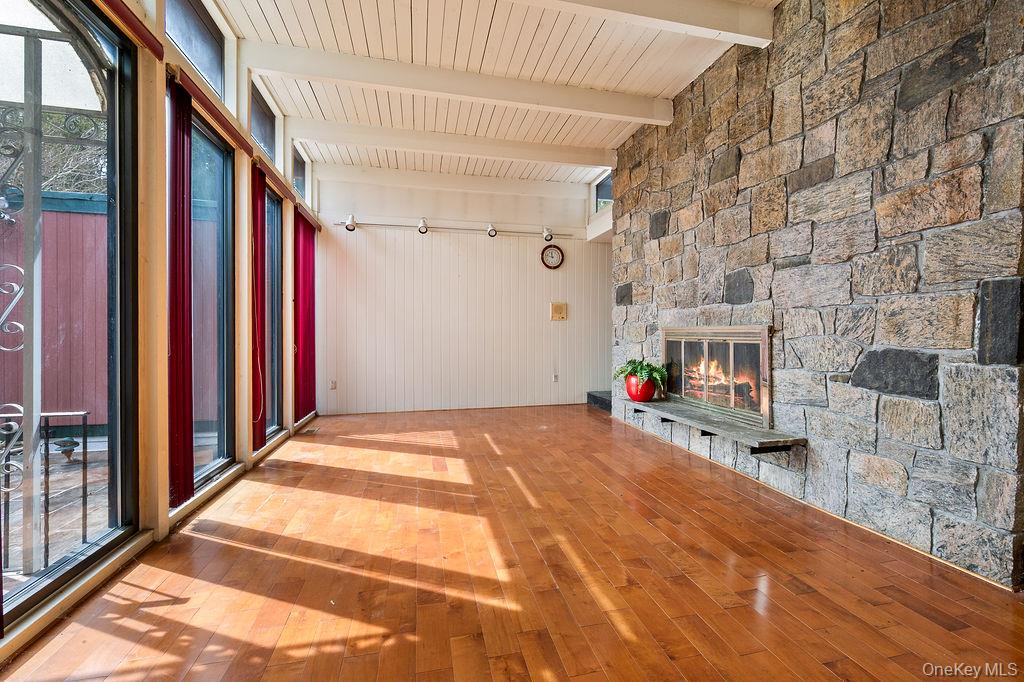 #5 photo, 11 Valley View Road, Great Neck , NY 11021