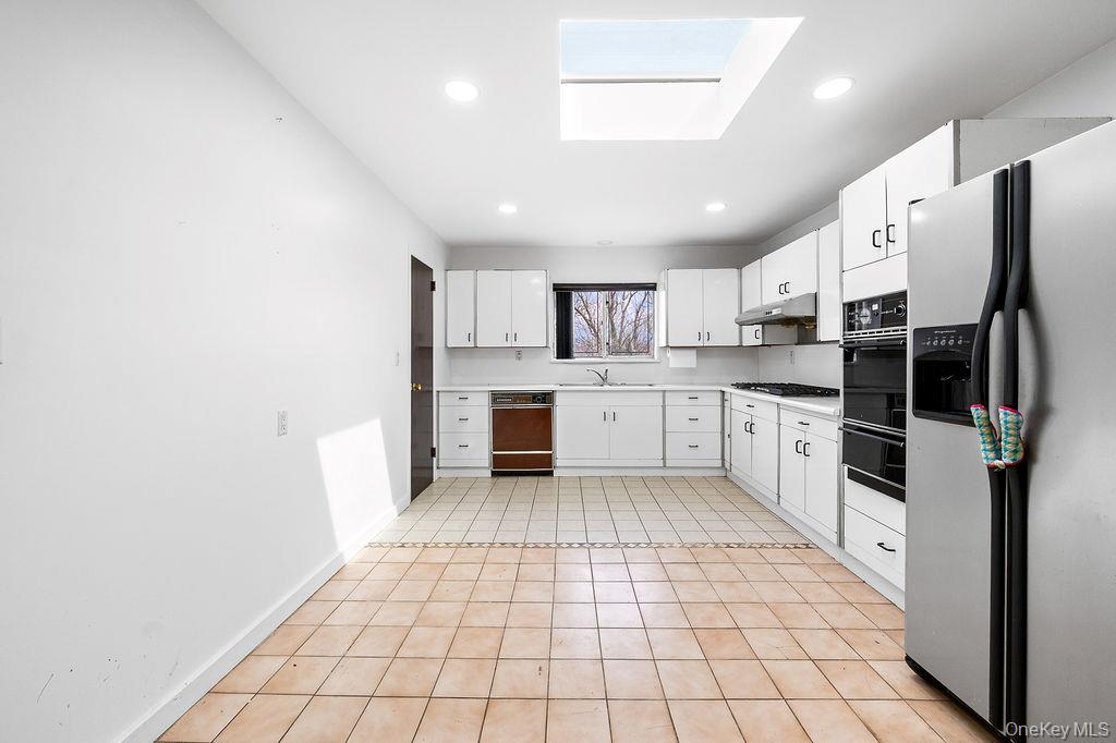 #7 photo, 11 Valley View Road, Great Neck , NY 11021