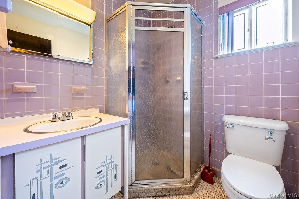 #9 photo, 11 Valley View Road, Great Neck , NY 11021