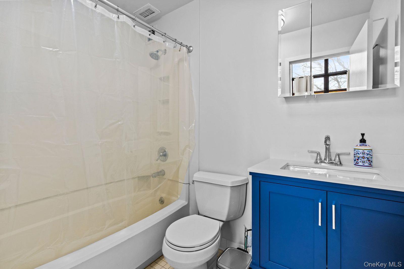 #11 photo, 85 Mckinley Avenue, White Plains , NY 10606