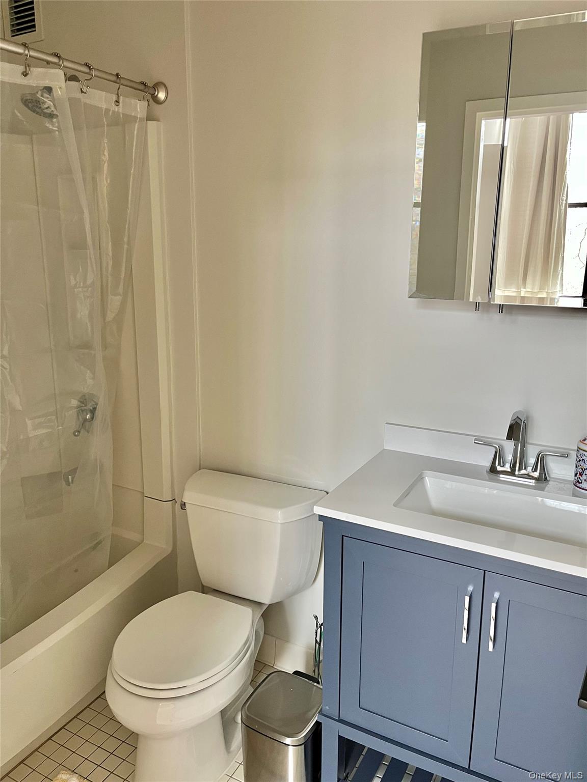 #12 photo, 85 Mckinley Avenue, White Plains , NY 10606