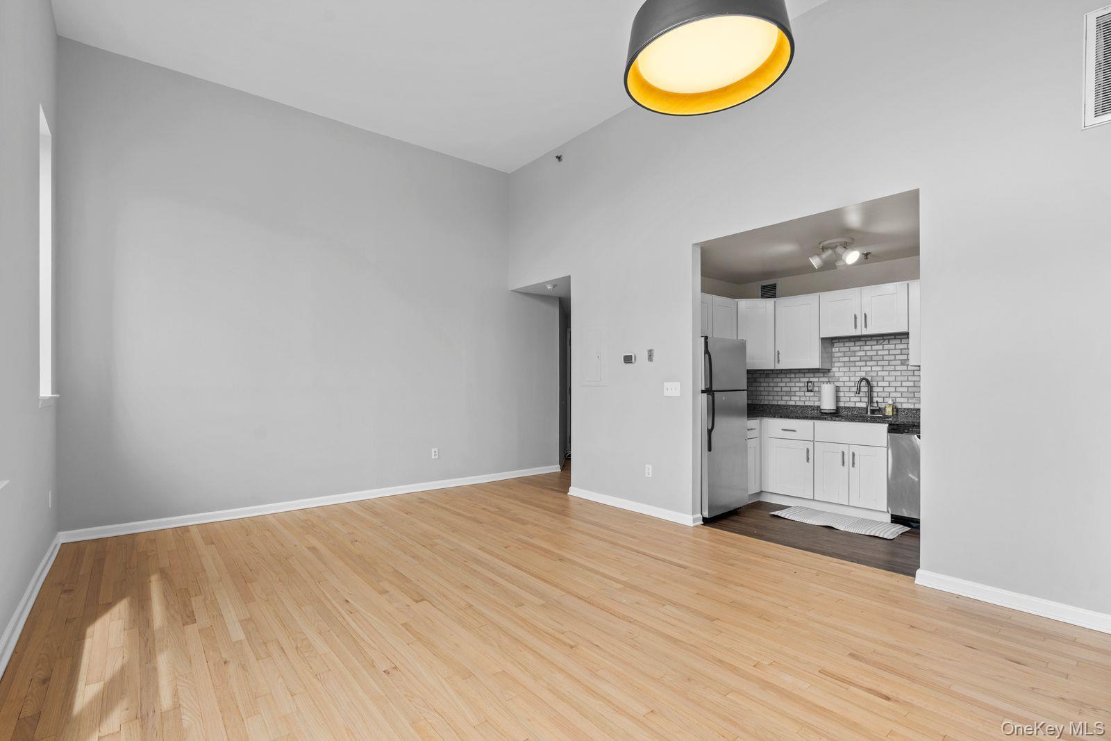 #6 photo, 85 Mckinley Avenue, White Plains , NY 10606