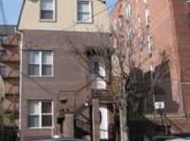 2300 East 13th Street #1 房源照片 1
