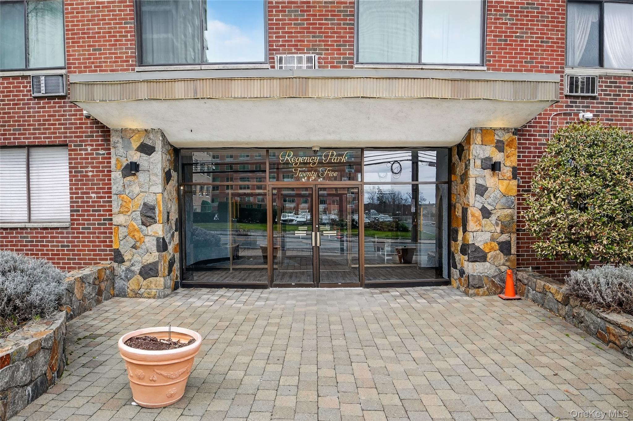 #2 photo, 25 Lake Street, White Plains , NY 10603