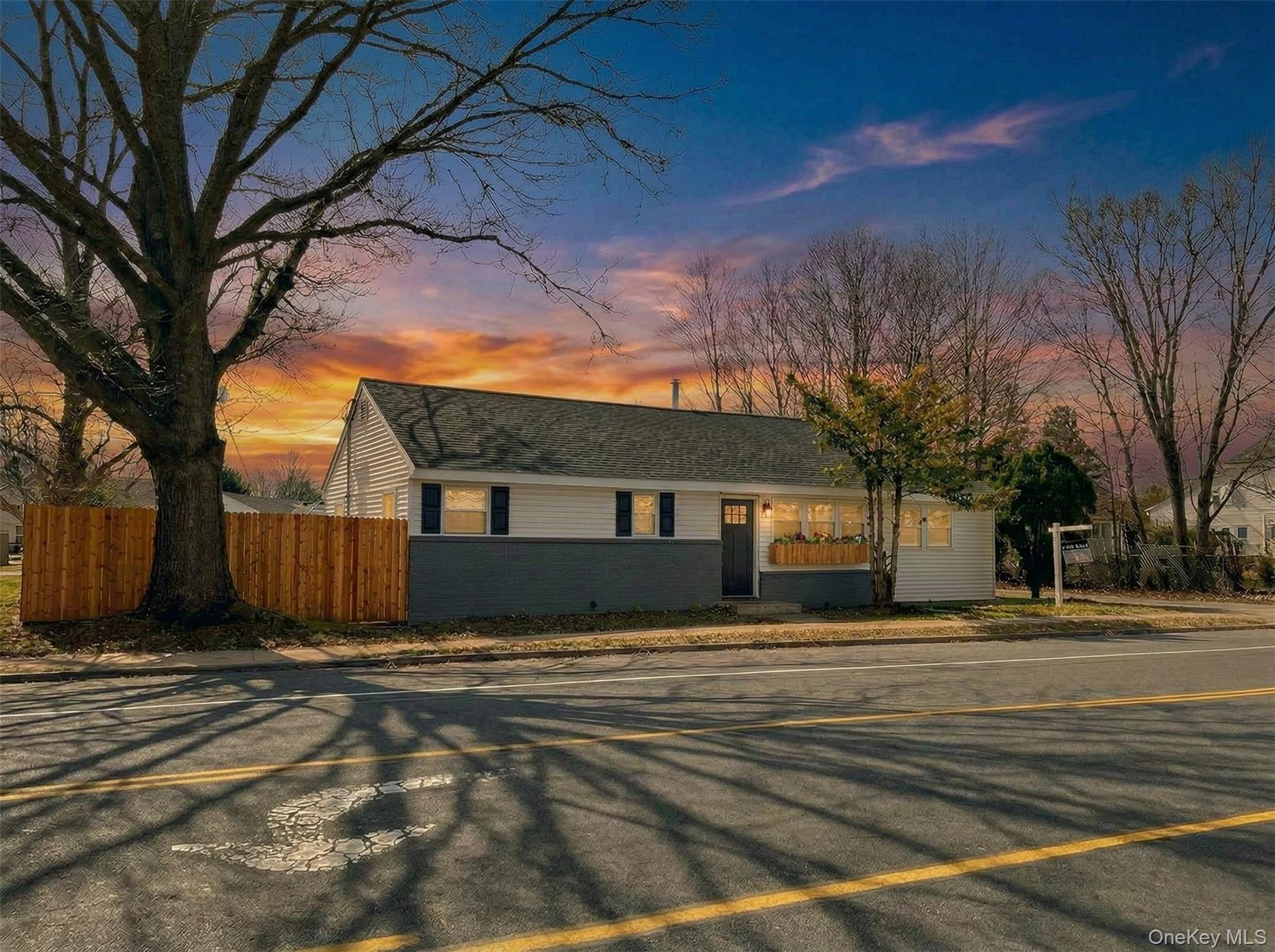 #2 photo, 3323 Great Neck Road, Amityville , NY 11701