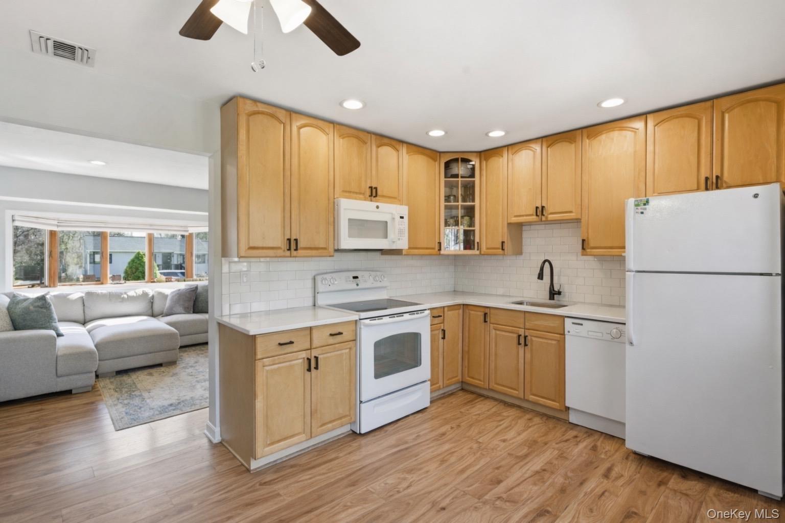 #4 photo, 9 Fox Lane, Саффолк ‖ Shoreham , NY 11786