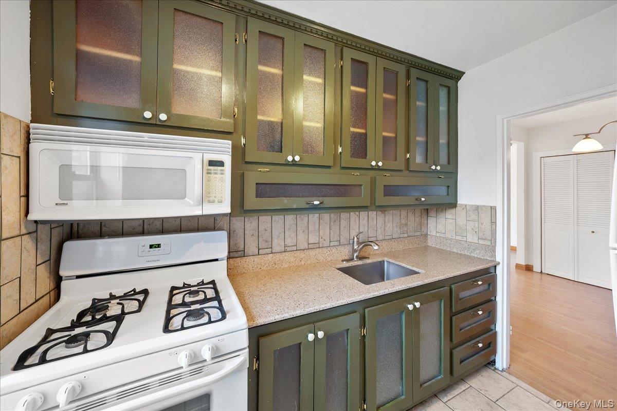 #8 photo, 25-40 Union Street, Flushing , NY 11354