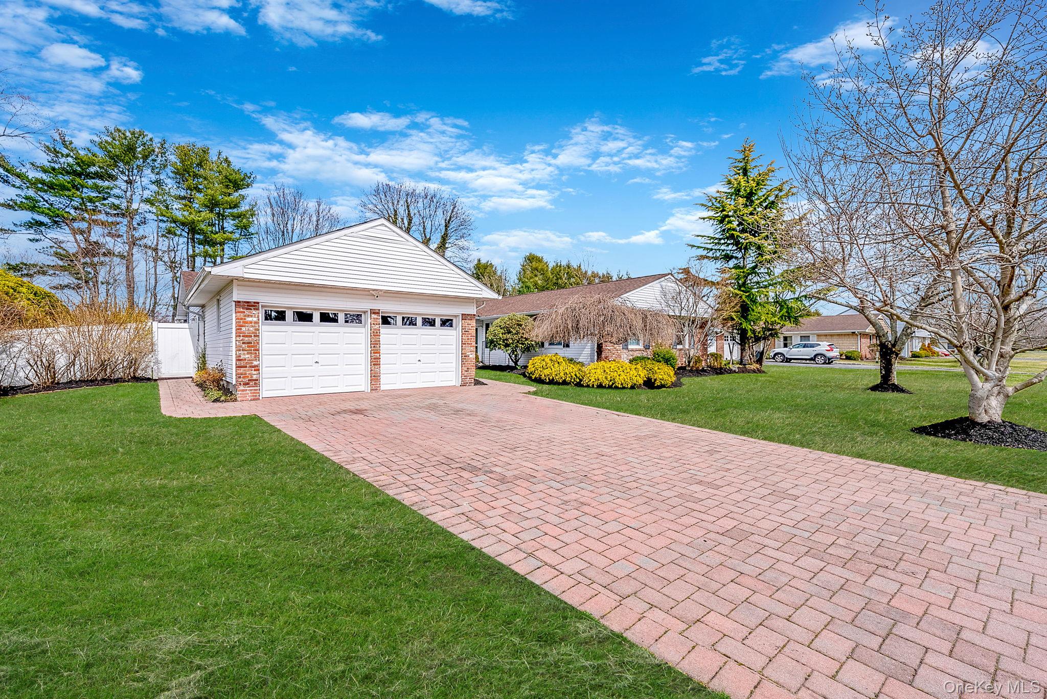 #2 photo, 16 Manchester Lane, Stony Brook , NY 11790