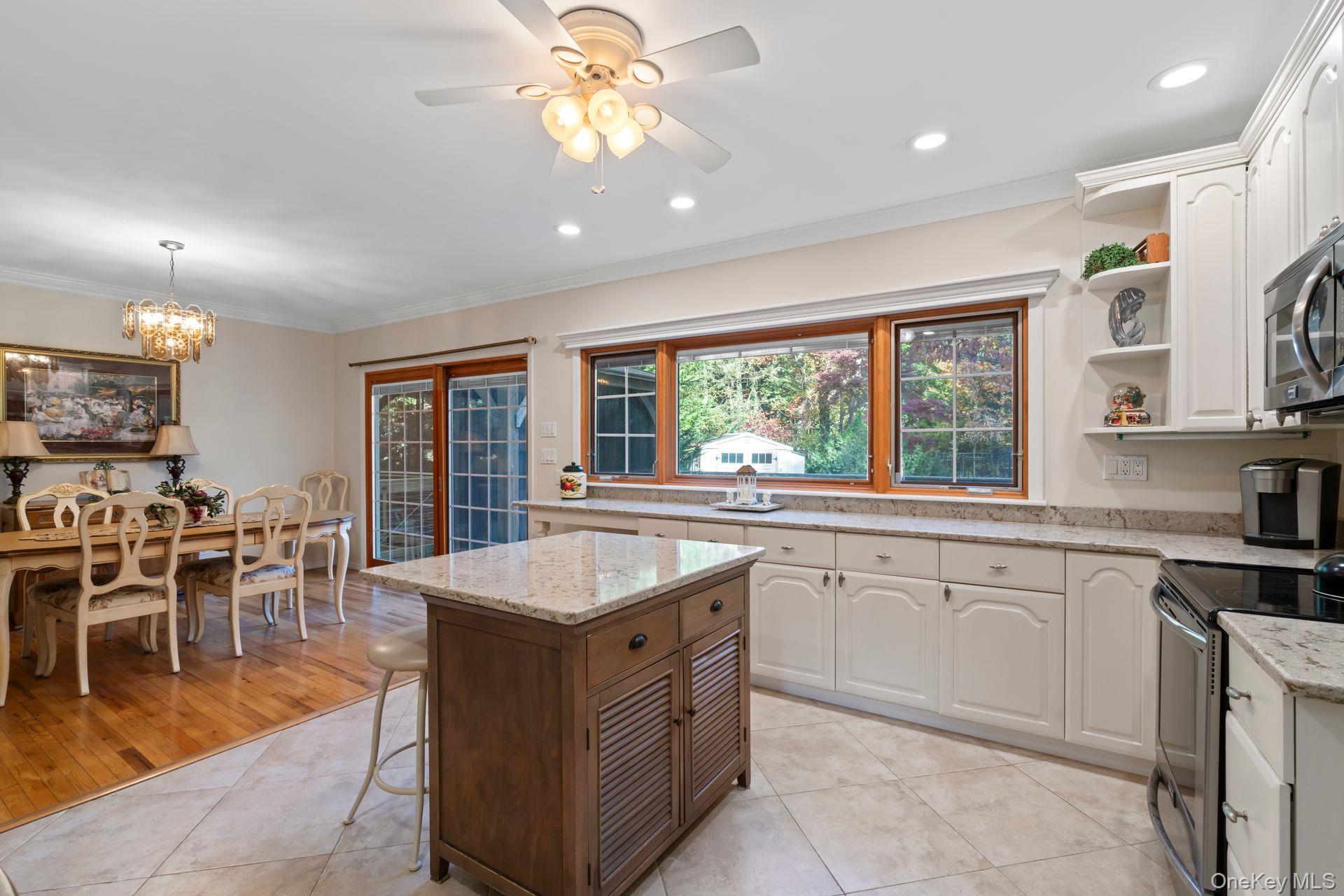 #11 photo, 99 Shirley Court, Smithtown , NY 11787