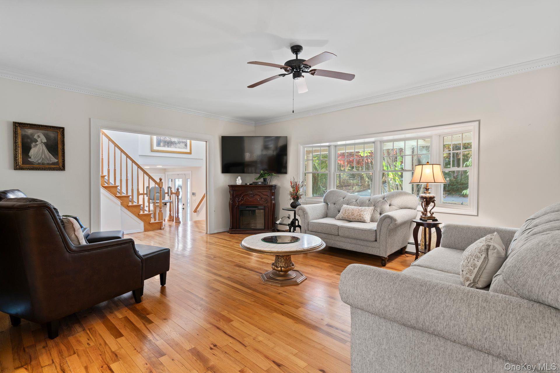 #7 photo, 99 Shirley Court, Smithtown , NY 11787