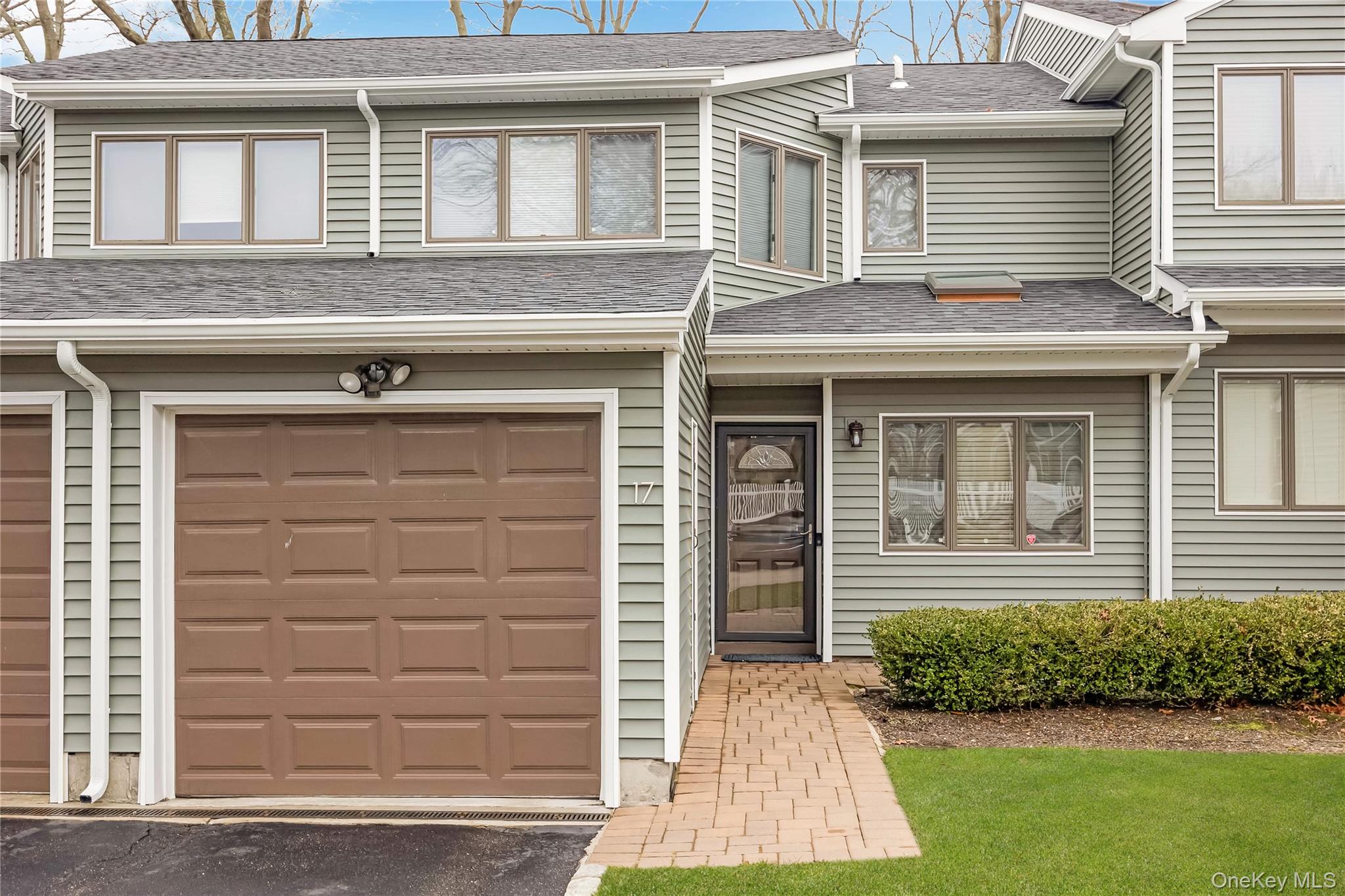 #1 photo, 17 Jeremy Circle, Саффолк ‖ Nesconset , NY 11767