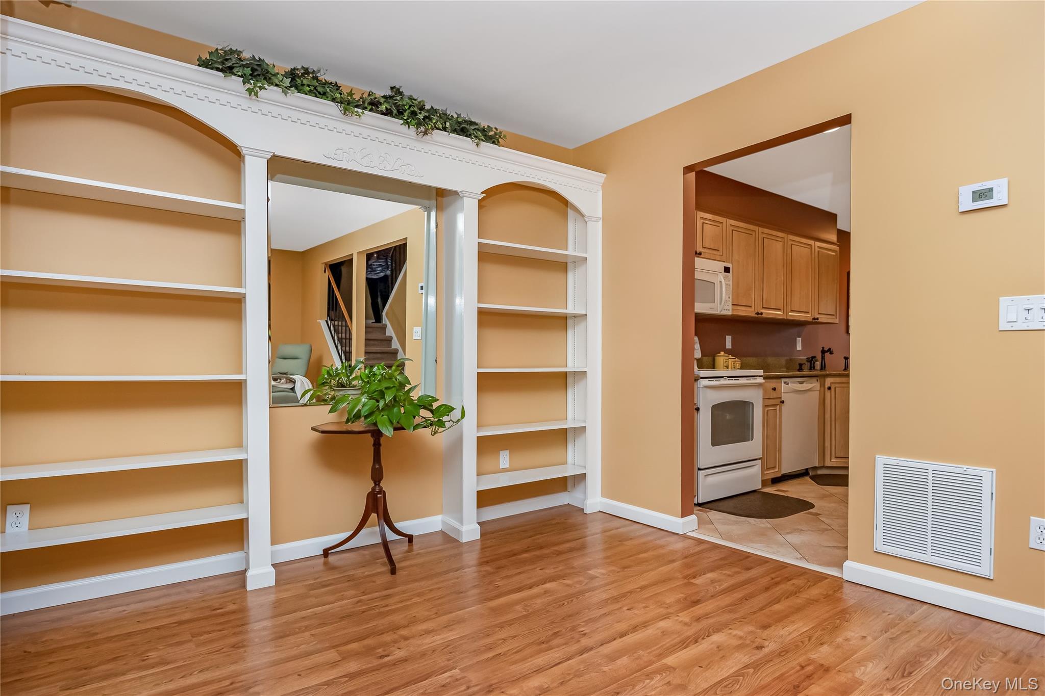 #12 photo, 17 Jeremy Circle, Саффолк ‖ Nesconset , NY 11767