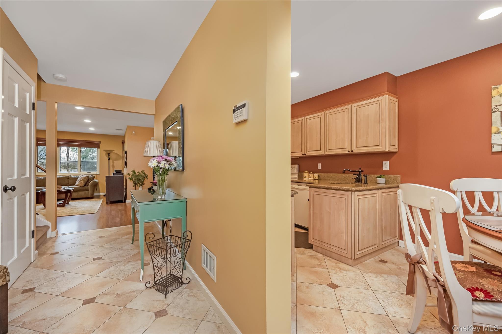 #4 photo, 17 Jeremy Circle, Саффолк ‖ Nesconset , NY 11767