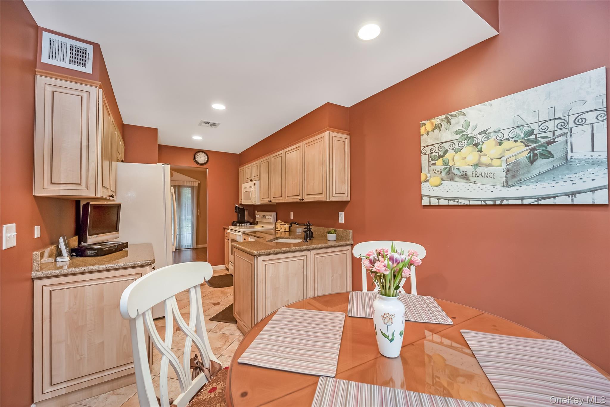 #7 photo, 17 Jeremy Circle, Саффолк ‖ Nesconset , NY 11767