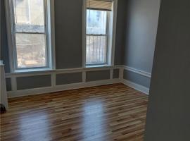 699 Hinsdale Street #1 房源照片 1
