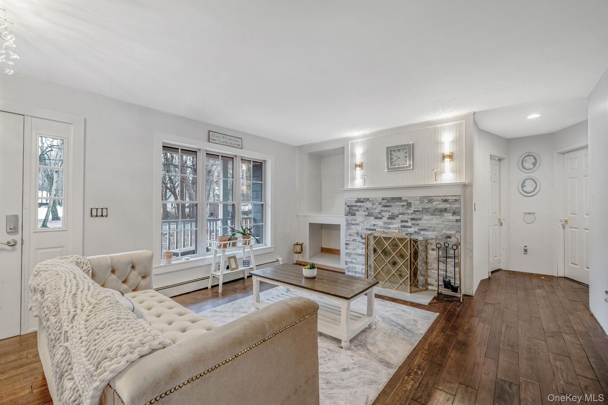 #11 photo, 273 N Country Road, Саффолк ‖ Miller Place , NY 11764