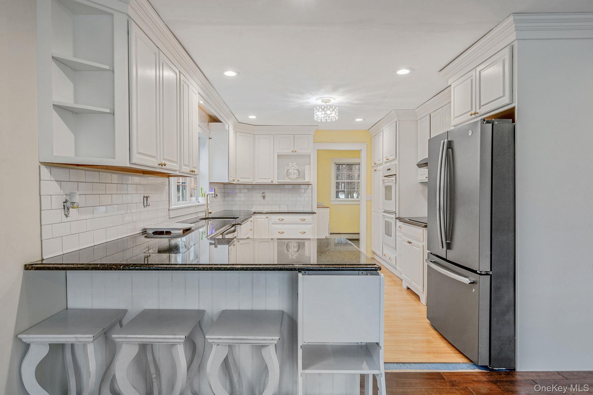 #15 photo, 273 N Country Road, Саффолк ‖ Miller Place , NY 11764