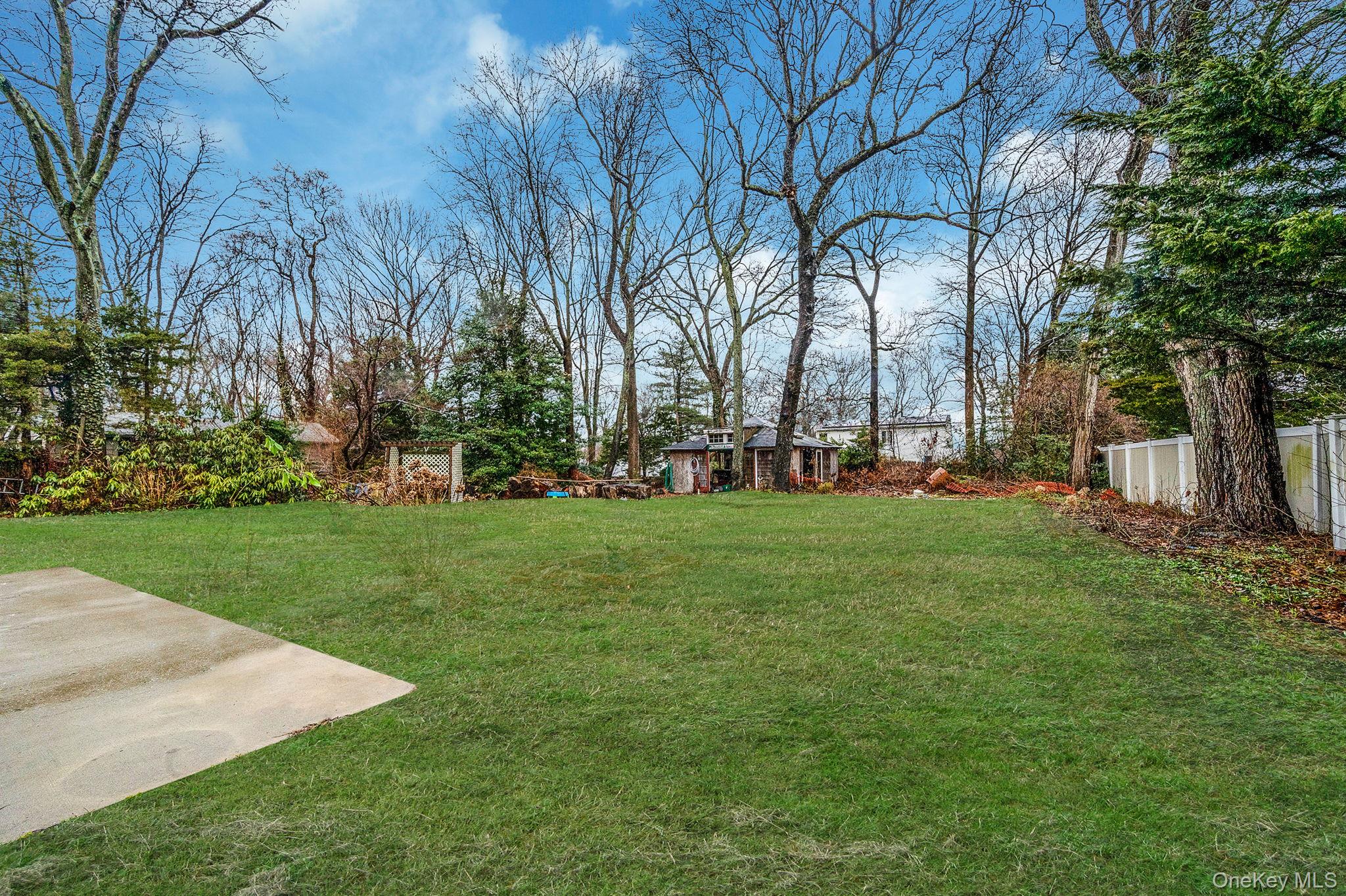 #4 photo, 273 N Country Road, Саффолк ‖ Miller Place , NY 11764