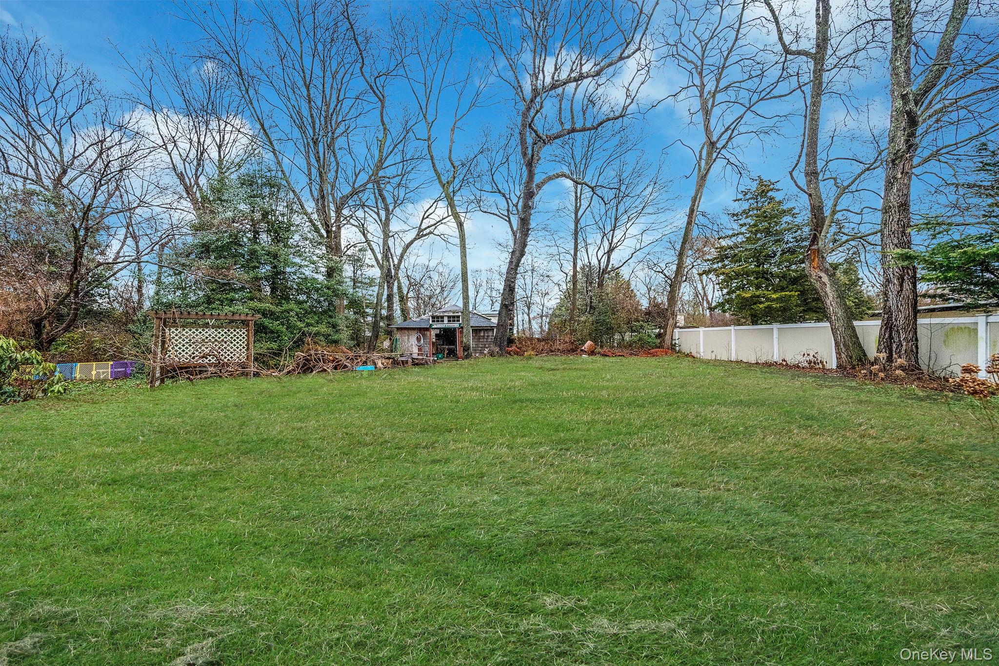 #9 photo, 273 N Country Road, Саффолк ‖ Miller Place , NY 11764