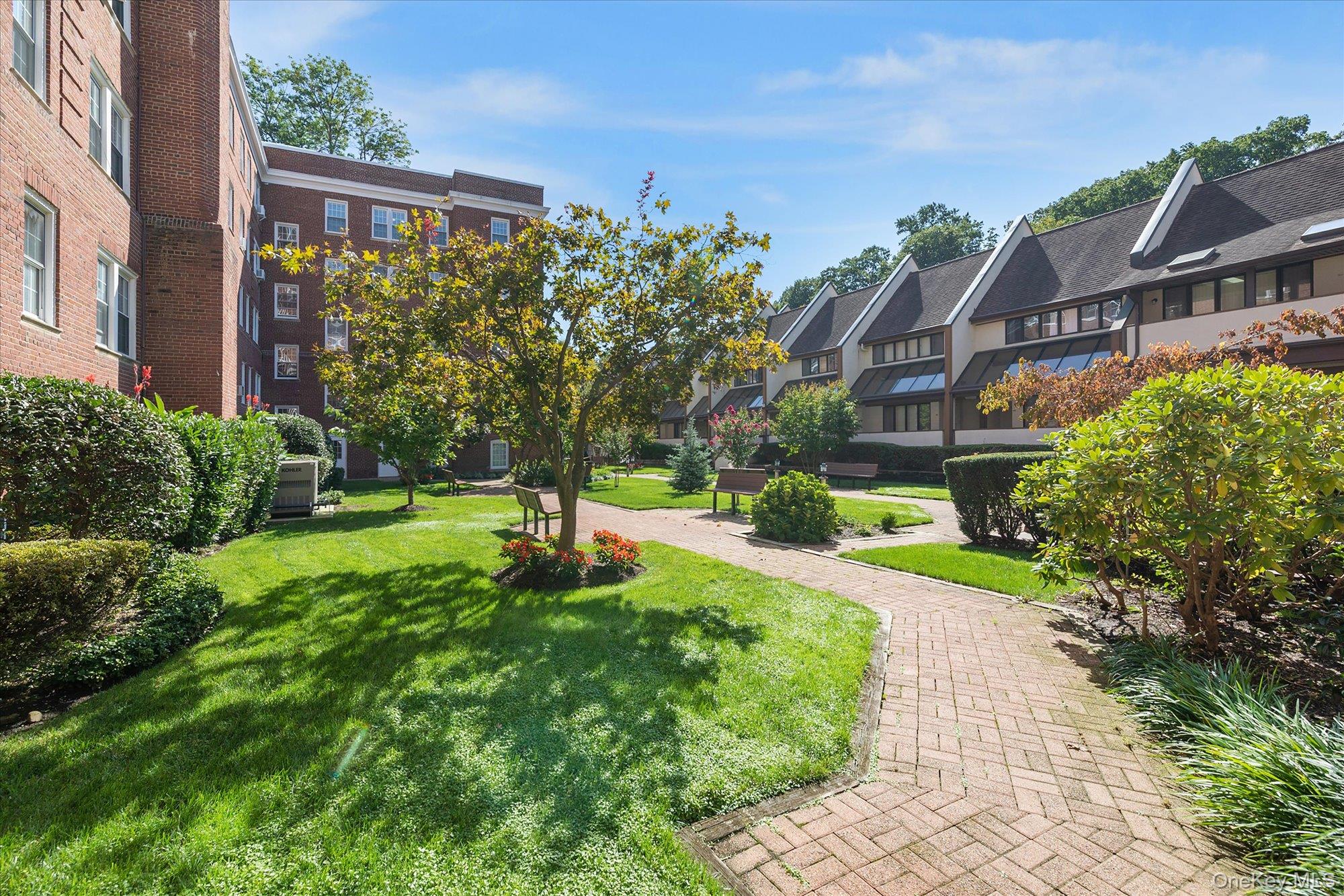 #18 photo, 90 Knightsbridge Road, ナッソー郡 Great Neck , NY 11021