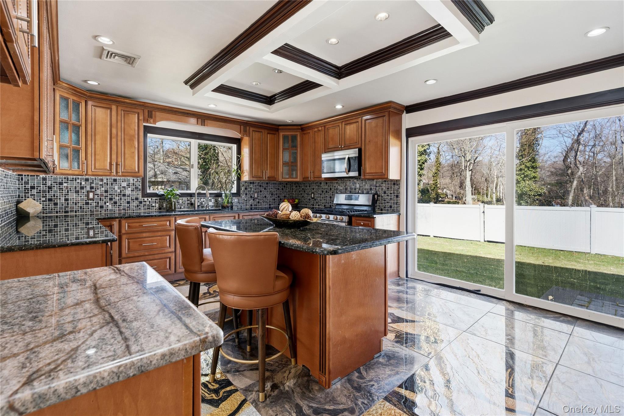 #12 photo, 10 Mont Avenue, Саффолк ‖ Dix Hills , NY 11746