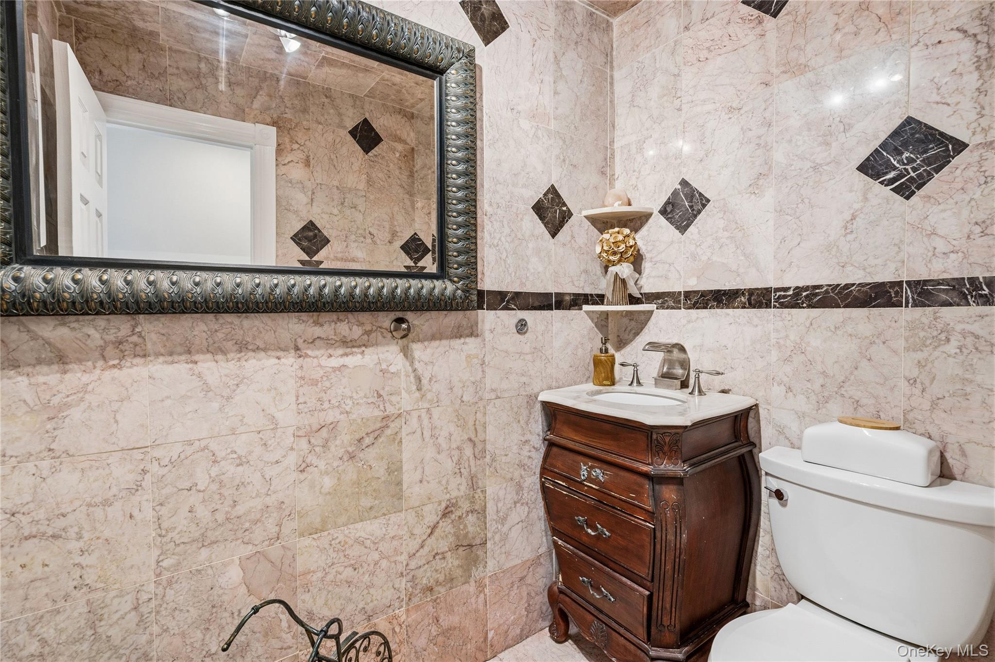 #16 photo, 10 Mont Avenue, Саффолк ‖ Dix Hills , NY 11746