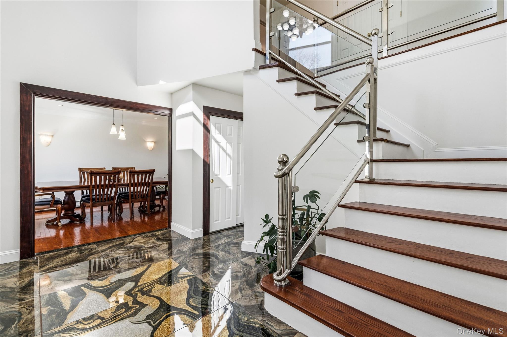 #3 photo, 10 Mont Avenue, Саффолк ‖ Dix Hills , NY 11746