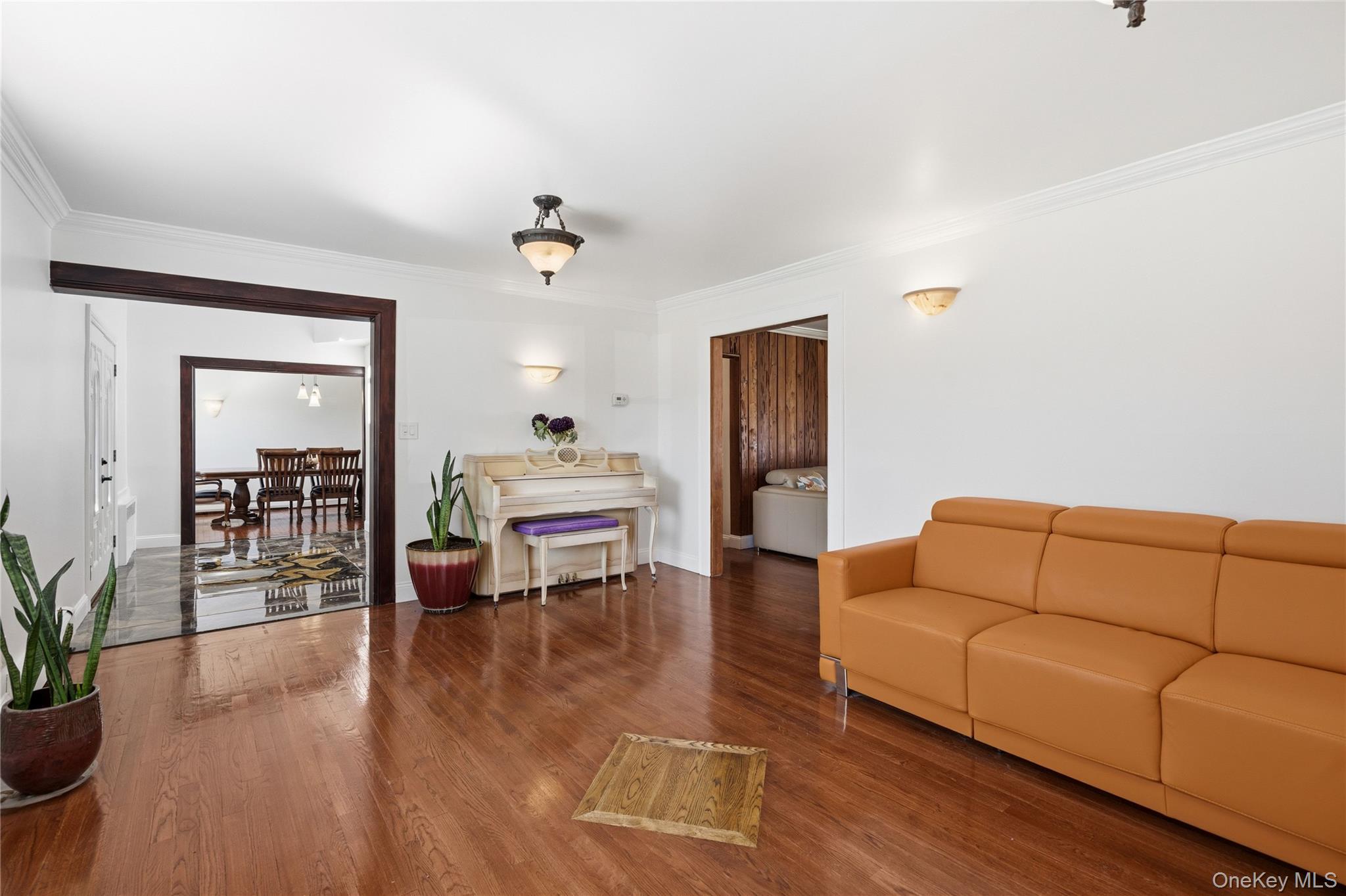 #7 photo, 10 Mont Avenue, Саффолк ‖ Dix Hills , NY 11746