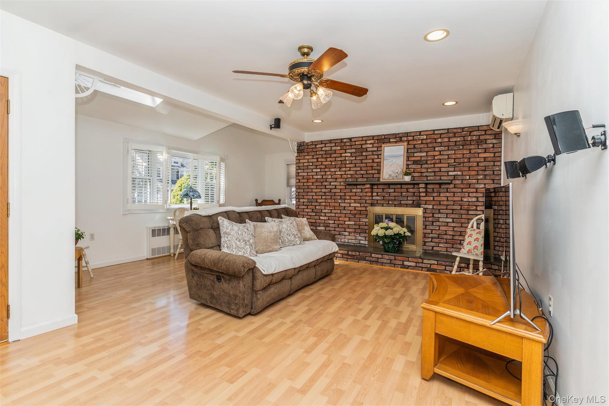 #3 photo, 49 Winter Street, Нассау ‖ Lynbrook , NY 11563