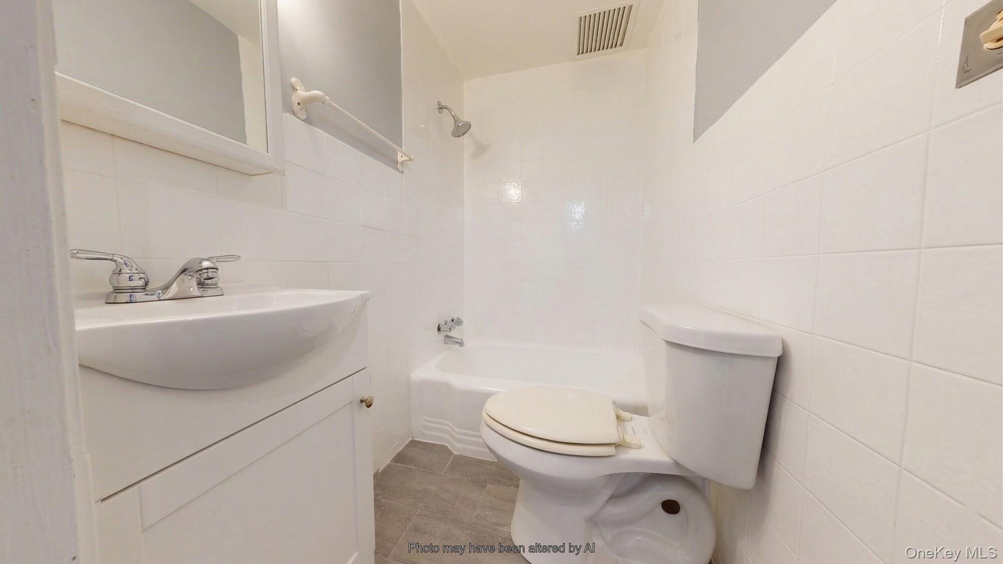 #11 photo, 744 Driggs Avenue, ブルックリン区 Brooklyn , NY 11211