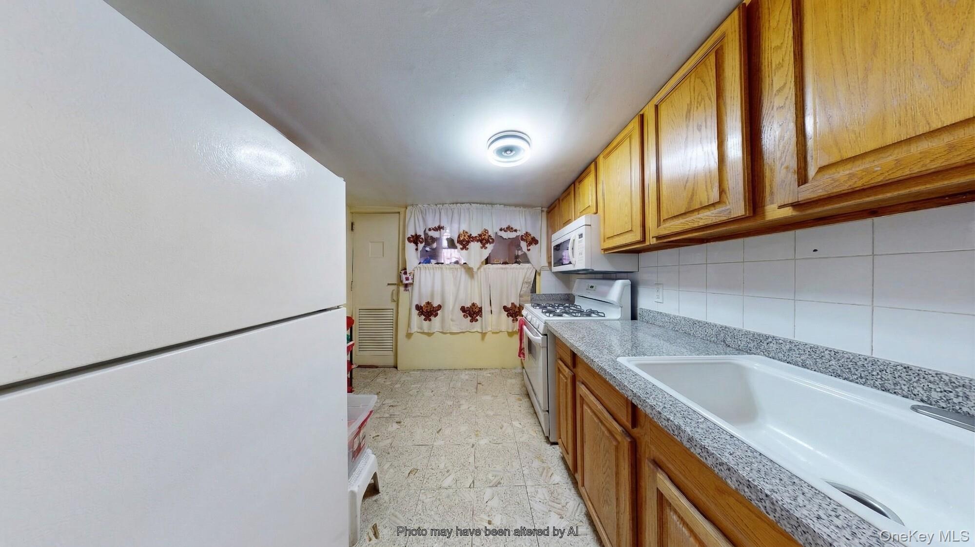 #8 photo, 744 Driggs Avenue, ブルックリン区 Brooklyn , NY 11211