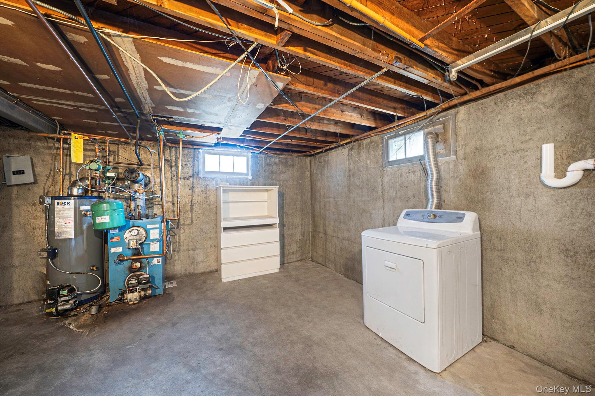 #19 photo, 2492 6th Avenue, East Meadow , NY 11554