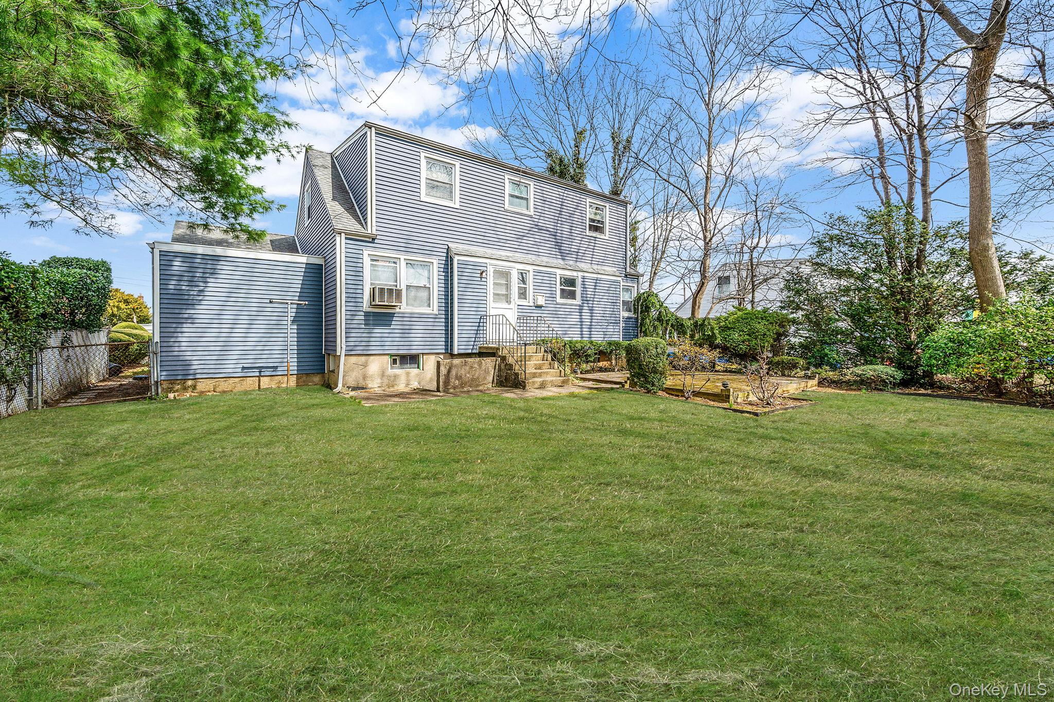 #4 photo, 2492 6th Avenue, East Meadow , NY 11554