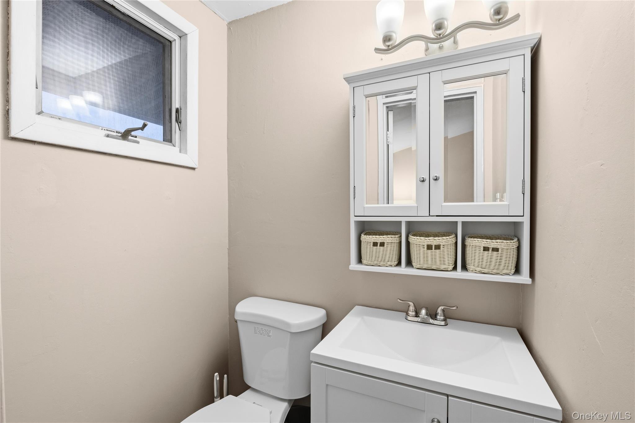 #19 photo, 2582 Centre Avenue, Bellmore , NY 11710