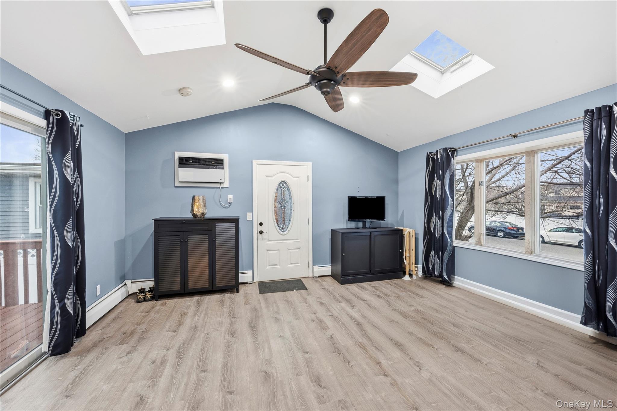 #3 photo, 2582 Centre Avenue, Bellmore , NY 11710