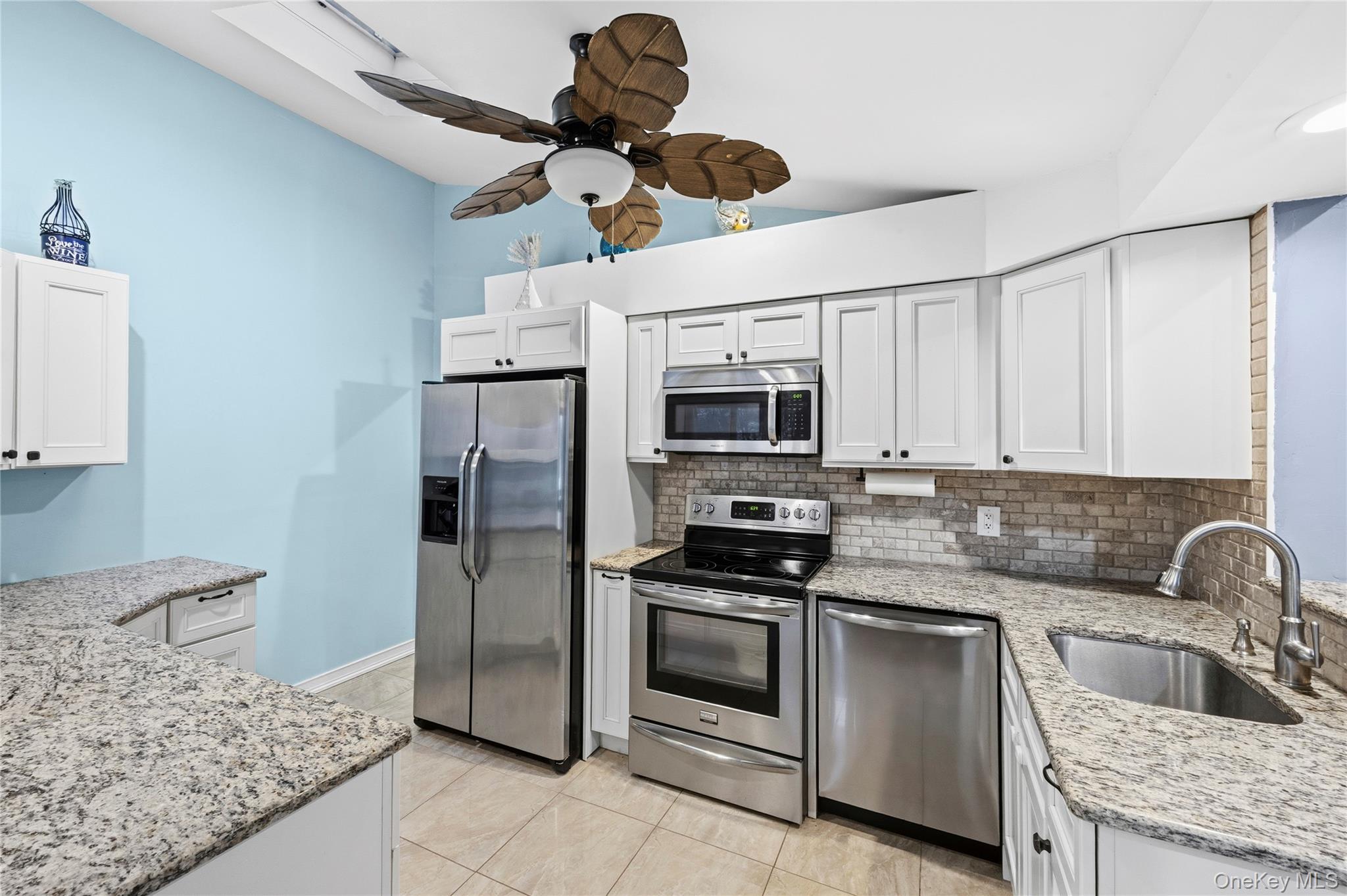 #6 photo, 2582 Centre Avenue, Bellmore , NY 11710