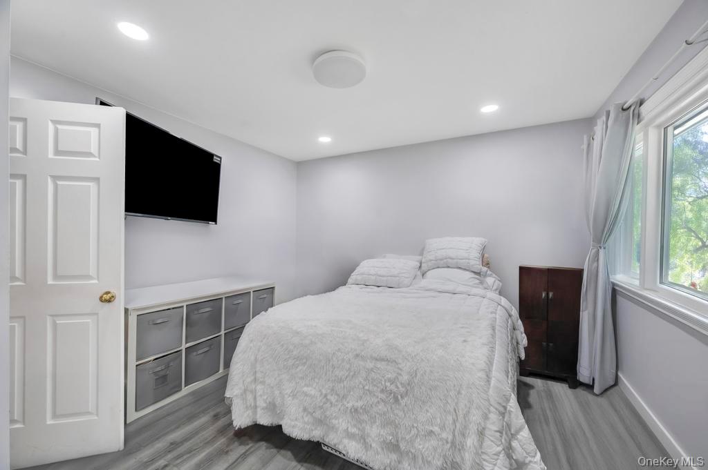 #18 photo, 41 Walton Street, Brentwood , NY 11717