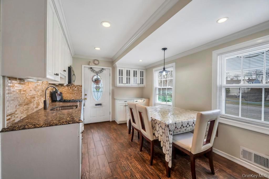 #19 photo, 41 Walton Street, Brentwood , NY 11717