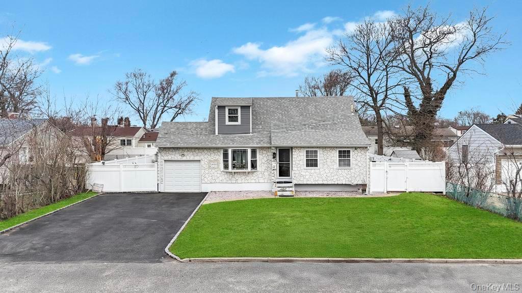 #2 photo, 41 Walton Street, Brentwood , NY 11717