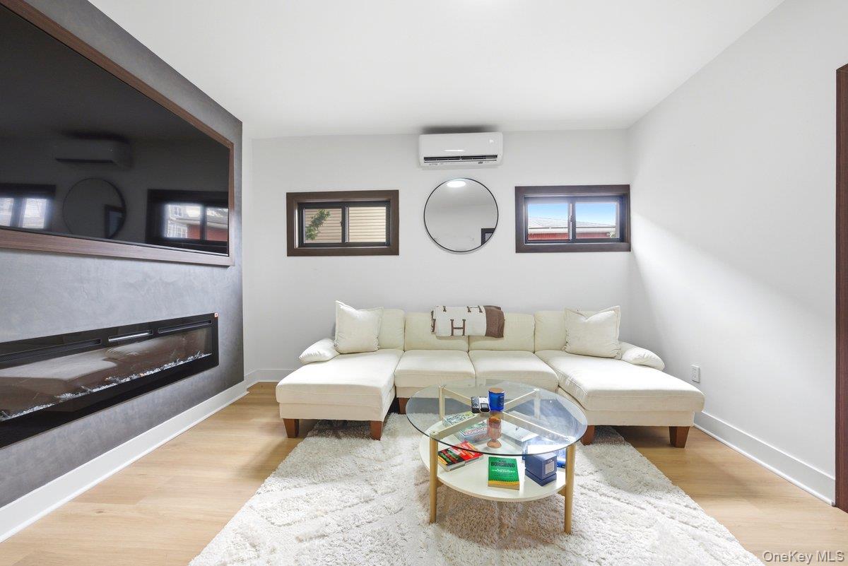 #2 photo, 1647 E 48th Street, ブルックリン区 Brooklyn , NY 11234