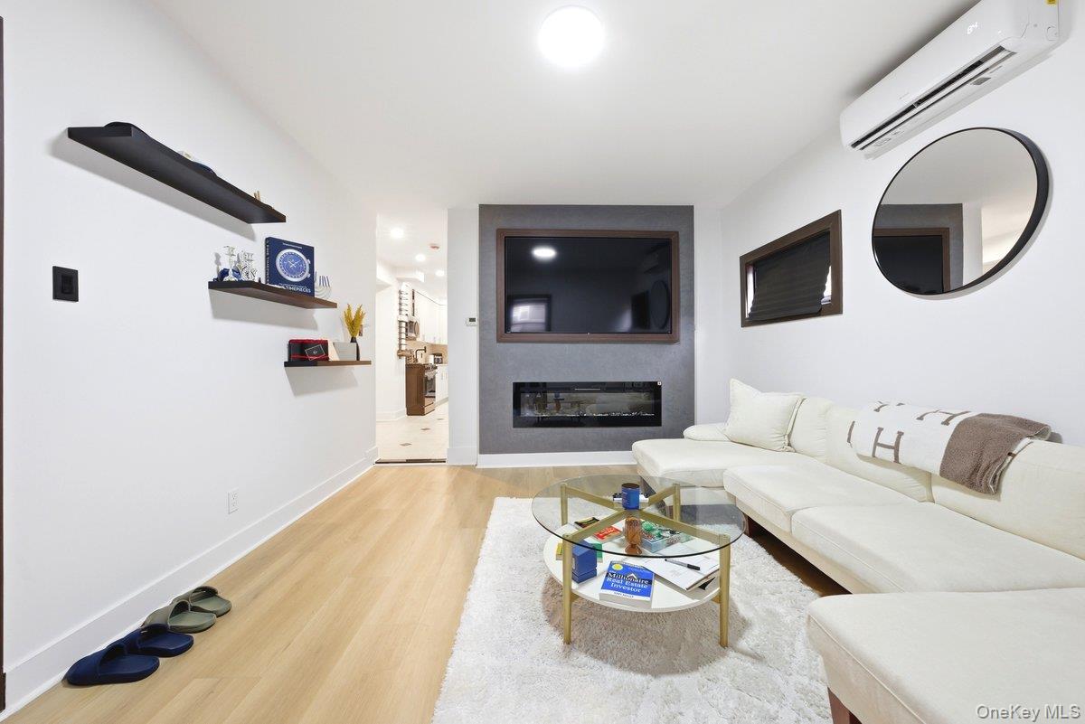 #3 photo, 1647 E 48th Street, ブルックリン区 Brooklyn , NY 11234