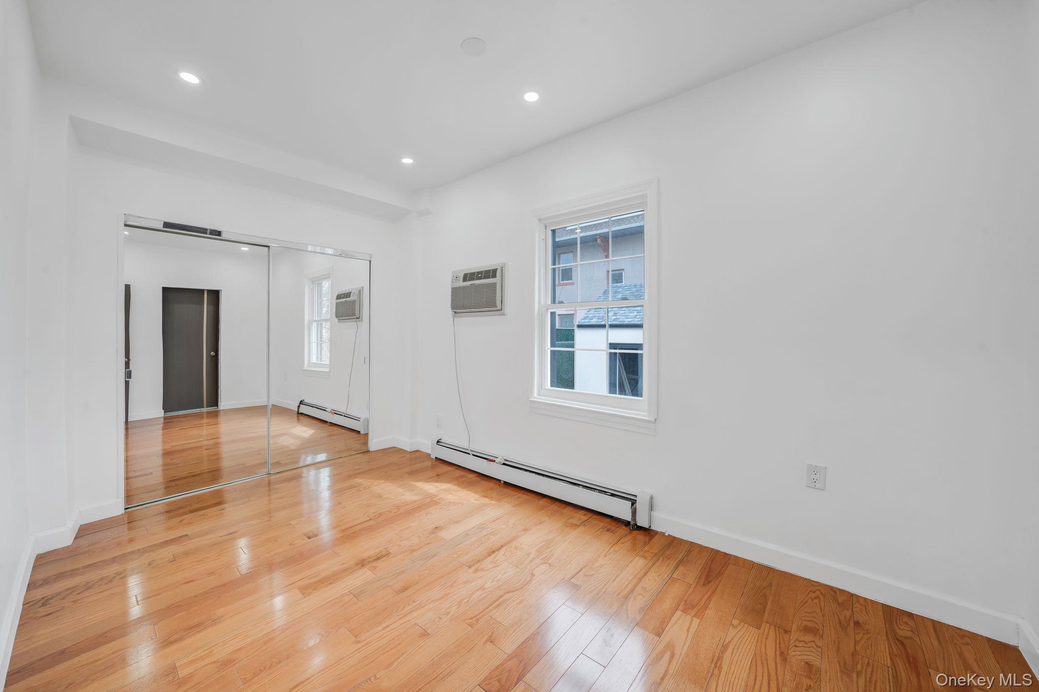 #11 photo, 8703 168th Place, クイーンズ区 Jamaica , NY 11432