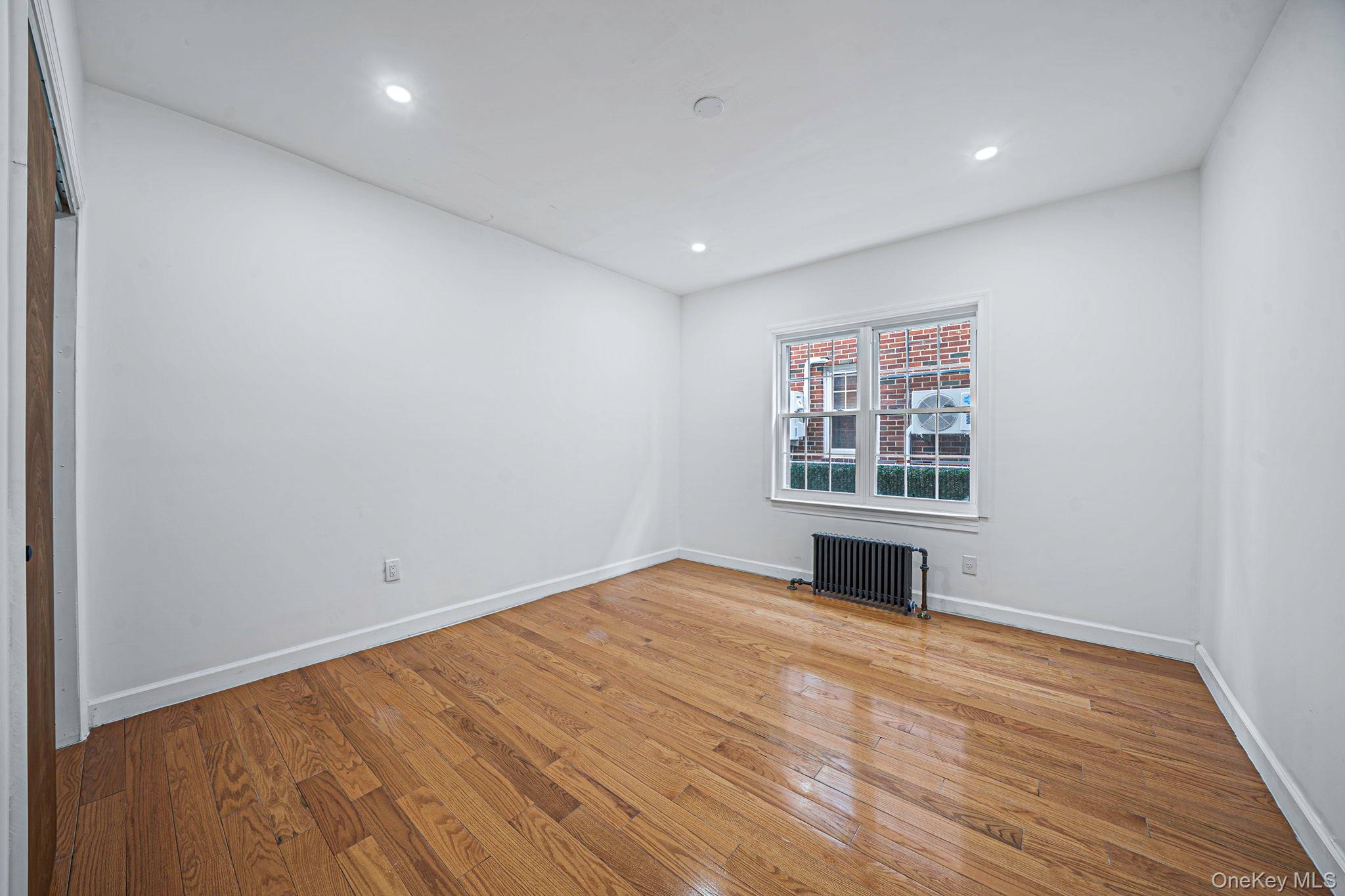 #17 photo, 8703 168th Place, クイーンズ区 Jamaica , NY 11432