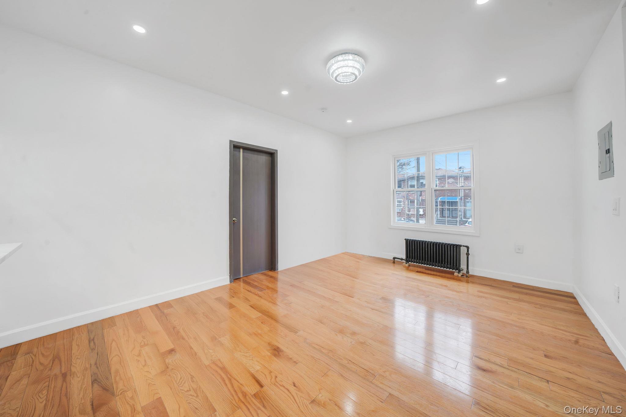 #7 photo, 8703 168th Place, クイーンズ区 Jamaica , NY 11432