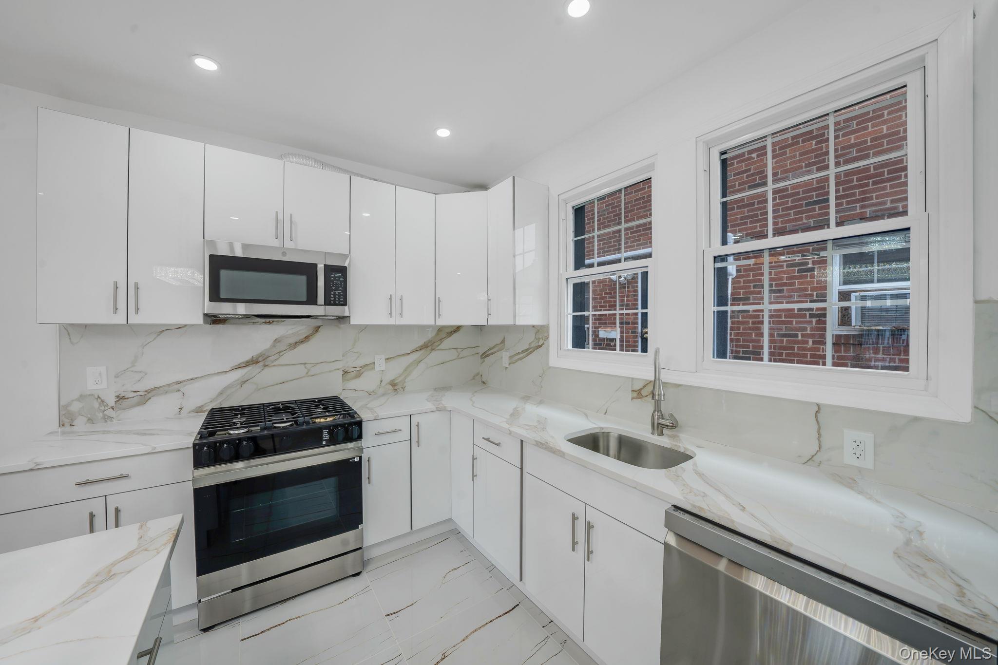 #9 photo, 8703 168th Place, クイーンズ区 Jamaica , NY 11432