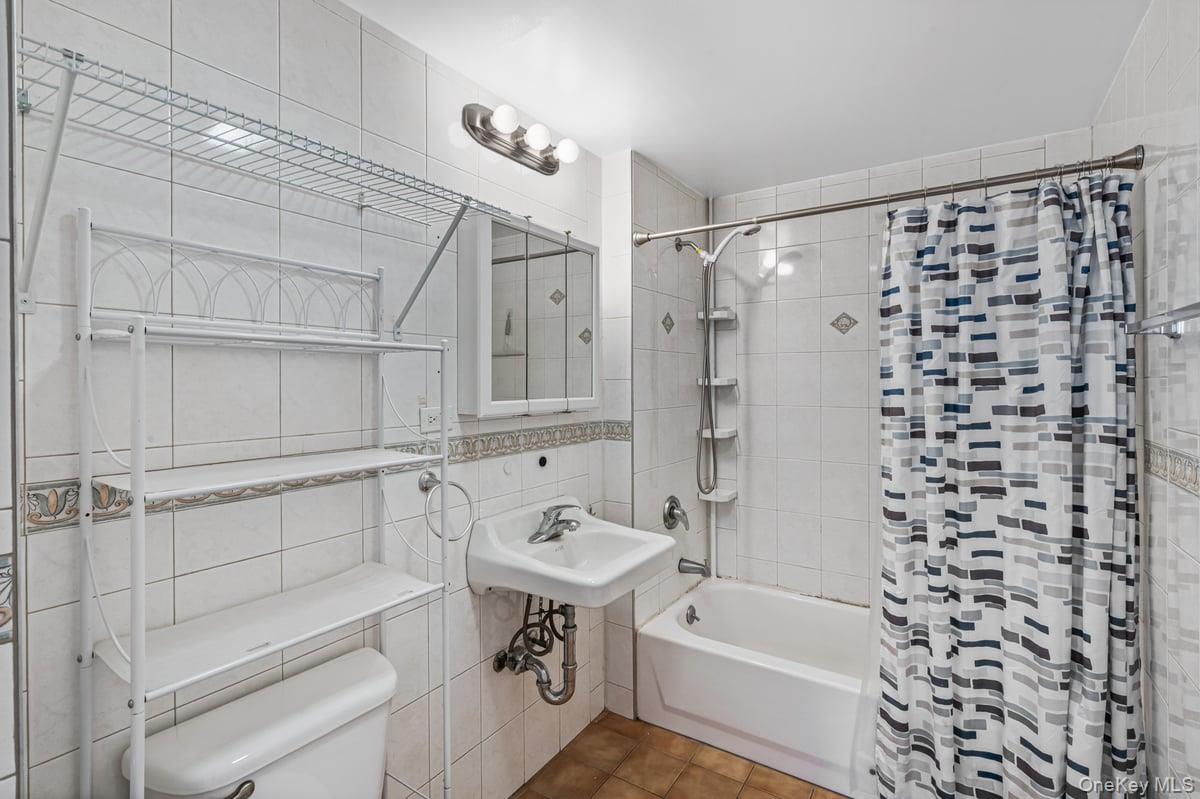 #20 photo, 7133 162nd Street, クイーンズ区 Fresh Meadows , NY 11365