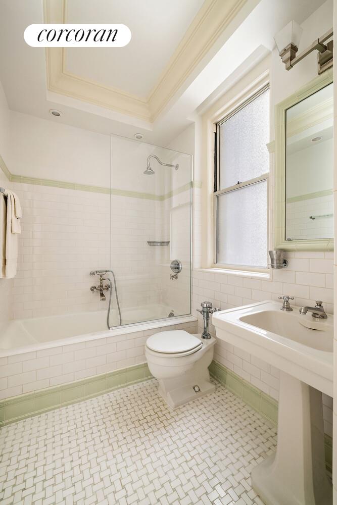 #11 photo, 8 E 96TH Street, マンハッタン Carnegie Hill , NY 10128