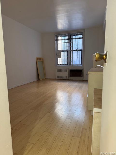 #5 photo, 8330 Vietor Avenue, クイーンズ区 Elmhurst , NY 11373